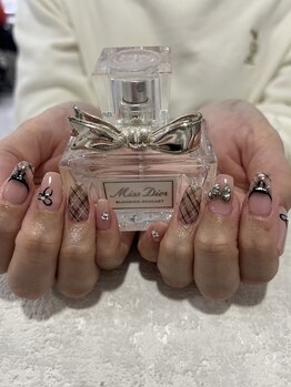 ララネイル(lalanail)の写真/【朝10時～夜21時まで】忙しいOLさんや主婦の方にも嬉しい♪駅近のため仕事帰りにも通いやすいのが◎