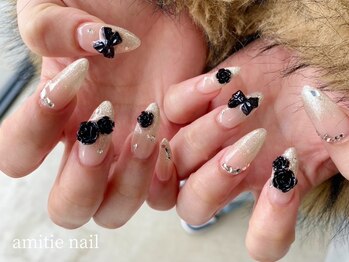 アミティエ(amitie)の写真/【持ち込みOK★】丁寧なケアと、トレンドデザインで理想の指先を実現します◎オフ/フィルイン無料！