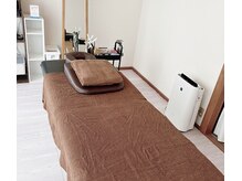 鍼灸院アール エー シー(R A C)の雰囲気（日当たりの良い清潔感のある部屋で、リラックスしながらの施術＊）