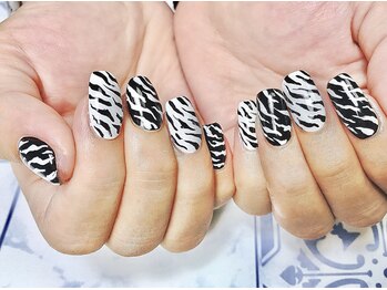 ティーエス ネイル ガーデン(T.S Nail Garden)/ゼブラデザイン