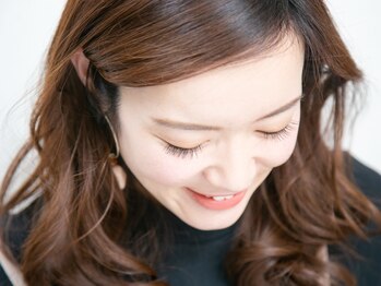 シュシュ(chou chou)の写真/【初回オフ無料◆】一度着けたらやめられない大人気のフラットラッシュ!!重さがシングルの1/3と超軽量♪
