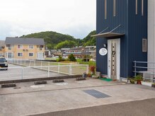 カイロプラクティックライフの雰囲気（駐車場は2台までご利用いただけますので、お車でのご来店も◎）