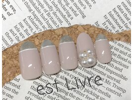 パールビジューネイル