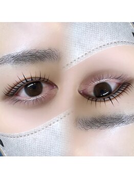 ネイルアンドアイラッシュ スリール(Sourire)/まつ毛パーマ/美眉【施術50分】