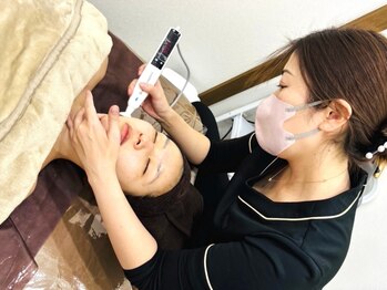 アール(R)の写真/にきび、くすみ、シミ・シワが気になる方へ！当店のフェイシャルケアでお肌の悩みを根本改善◎