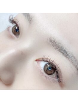 エルフ(elf)の写真/ほんのりくすみカラーが可愛い♪透明感×抜け感たっぷりのカラーエクステで垢抜けeyeに☆