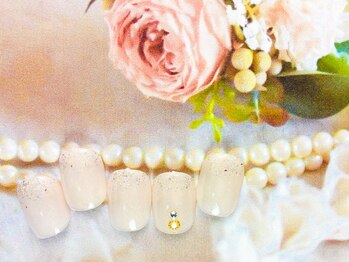 ムスビ(musubi)の写真/華やかネイルで周りと差がつく指先に♪特別なイベントや普段のネイルもお任せください！