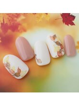 ラ カゼッタ(La casetta)/手描き水彩落ち葉ネイル