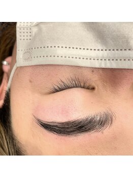 ウェーブス(WAVES)/ハリウッドブロウリフト