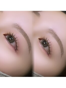 ヴィヴィッド(vivid)の写真/モチも仕上がりも妥協しない♪自まつ毛を大切にするまつ毛パーマ！
