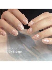 白ハート埋め込みネイル