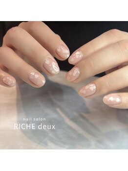リッシュ ドゥ(RICHE deux)/白ハート埋め込みネイル