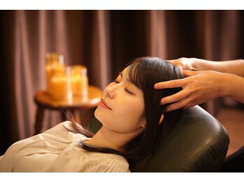 クイーンズウェイ 池袋東武(Queensway)の写真/【癒しのヘッドスパ♪30分¥5280～】濡らさないヘッドスパを堪能♪目の疲れや肩こりで悩んでいる方必見！
