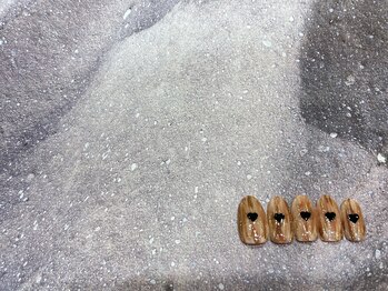 ツメトトノウ/7300円 甘辛ハートネイル