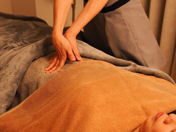腸もみ専門店 女性専用お腹ほぐしサロン fuku【フク】西宮の写真/【元看護師歴30年のオーナー】による大人女性のための安心できる本格腸もみ専門店♪完全プライベート空間