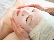 KMB 中崎町店/毛穴洗浄後の引き締めパック