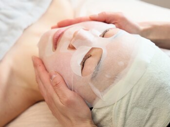 KMB 中崎町店/毛穴洗浄後の引き締めパック