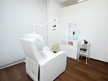 ホワイトニングカフェ 立川店(WhiteningCafe)の雰囲気(店内は半個室です♪3席ございますのでペアでの施術も可能◎)