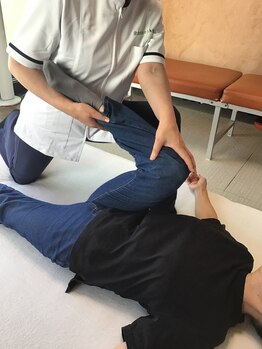 メディカルキュアカイロエステ ラクリア犬山/股関節のストレッチ