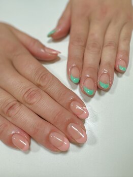 【ハンド】アシメフレンチネイル