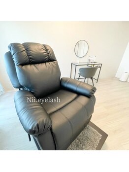 ニイアイラッシュ(Nii. eyelash)/リクライニングチェア完備