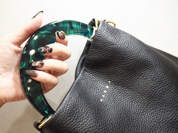 エルロ バイ ラグボックス(elro by LUX BOX)/