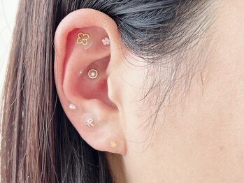 グリッタープラス(glitter plus)/耳つぼジュエリー