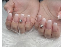 リブヴァラ(Lib Valla)/ベイビーブーマービジューネイル