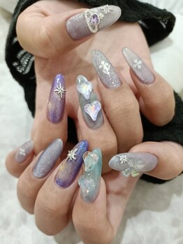 ルー(Lou)の写真/シンプル～ニュアンス/個性派まで◎ライブ,イベントなど特別な日のネイルや推し活ネイルが得意♪