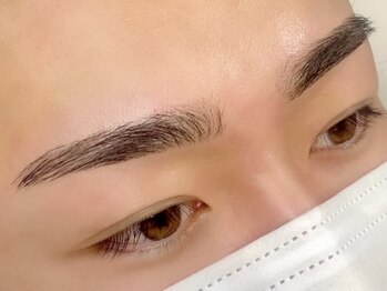 ティアラ(TIARA for nail & eye)の写真/メンズの眉毛・まつげは美容院併設の当店へ♪第一印象改善するならまずはお顔から◎お気軽にご相談下さい！