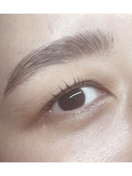 アイ(Aye)の写真/HBL(眉癖改善)＋不要な部分をカットしWax！
ナチュラルでスタリイングしやすい眉毛デザインをご提案♪