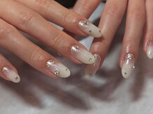 ラグゼ 高林店(Luxxe)/ホワイト×ラメ&ストーン