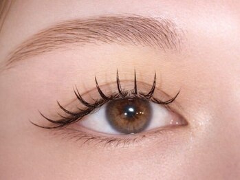 アイラッシュ バイ コンベックス(EYELASH by convex)の写真/【ダブルフラットラッシュ】軽さと持続力を兼ね備えた最新のまつ毛エクステ♪ぱっちり目元をキープ◎