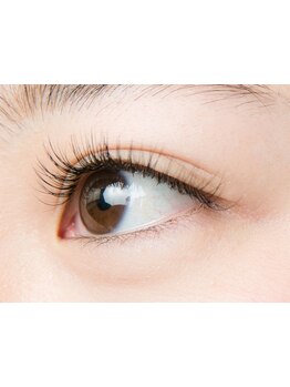 ナチュラル上品な目元にしたい