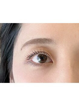 ナチュラル上品な目元にしたい