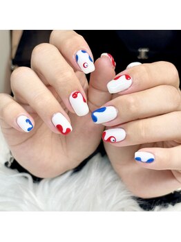 マイオティック ネイル(miotic nail)/ホワイトミャクミャクデザイン