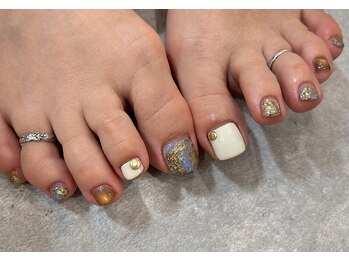 ネイルサロン ティディ(TIDY)の写真/≪フットネイルがより映えるシーズン到来★≫トレンドから定番まで思い通りのデザインを実現いたします♪