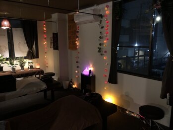 もみらく家/夜は雰囲気が変わります