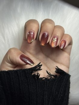アキナネイル(AKINA NAIL)の写真/お仕事や家事に育児に…邪魔にならないデザインを豊富にご用意しています!悩みに合わネイルを提案♪