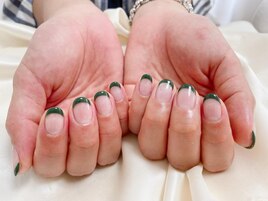 グリーンフレンチネイル