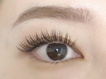 フォクシーラッシュ 大阪梅田本店(FOXY LASH)の写真/【大阪梅田】LEDマツエクの圧倒的なキープ力で大満足◎ふかふかソファーで足まで伸ばしてリラックス♪