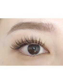 特別な日に合う華やかな目元にしたい