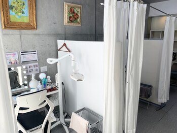 ラブホワイトニング 池袋店(LOVEホワイトニング)/内装写真（玄関角度）