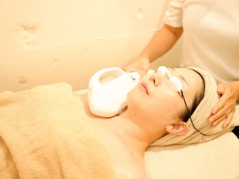 サロン カーサ(Salon Casa)の写真/【たるみ改善×シミケア】光フェイシャル×ハーブ×美容液導入×デコルテ（初回）¥12000*水光美肌へ