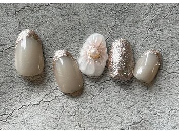 ネイル グランディール(Nail Grandir)/ラメフレンチ×ぷっくりフラワー