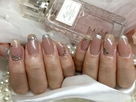 【Miyu】キラキラチークネイル