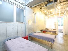 サプライオオサカ プロデュースド 福ト整体院(supply osaka)の雰囲気（機材はどんどん増える予定です♪）
