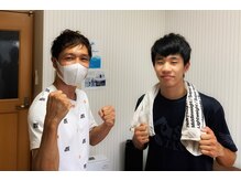 サティスファイ(SATISFY)/高校生ボクサー来店