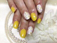 ウィズ フェリーク/レース風ネイル　イエロー