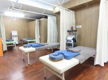やさしい整骨院の雰囲気（ベッド4床&トレーニングルーム[国分町/整体/マッサージ/肩こり]）